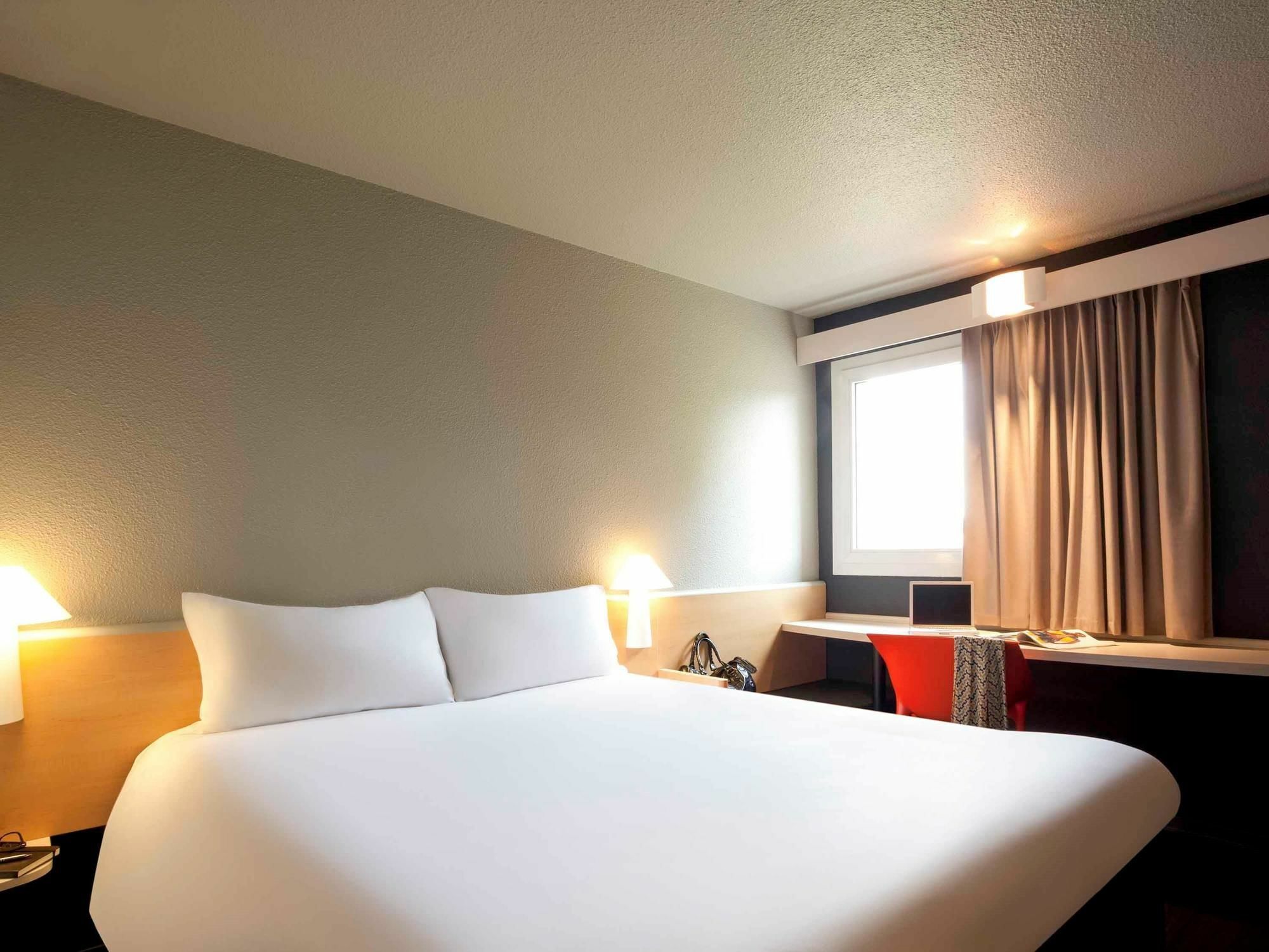 Ibis Pau Lescar Hotel ภายนอก รูปภาพ